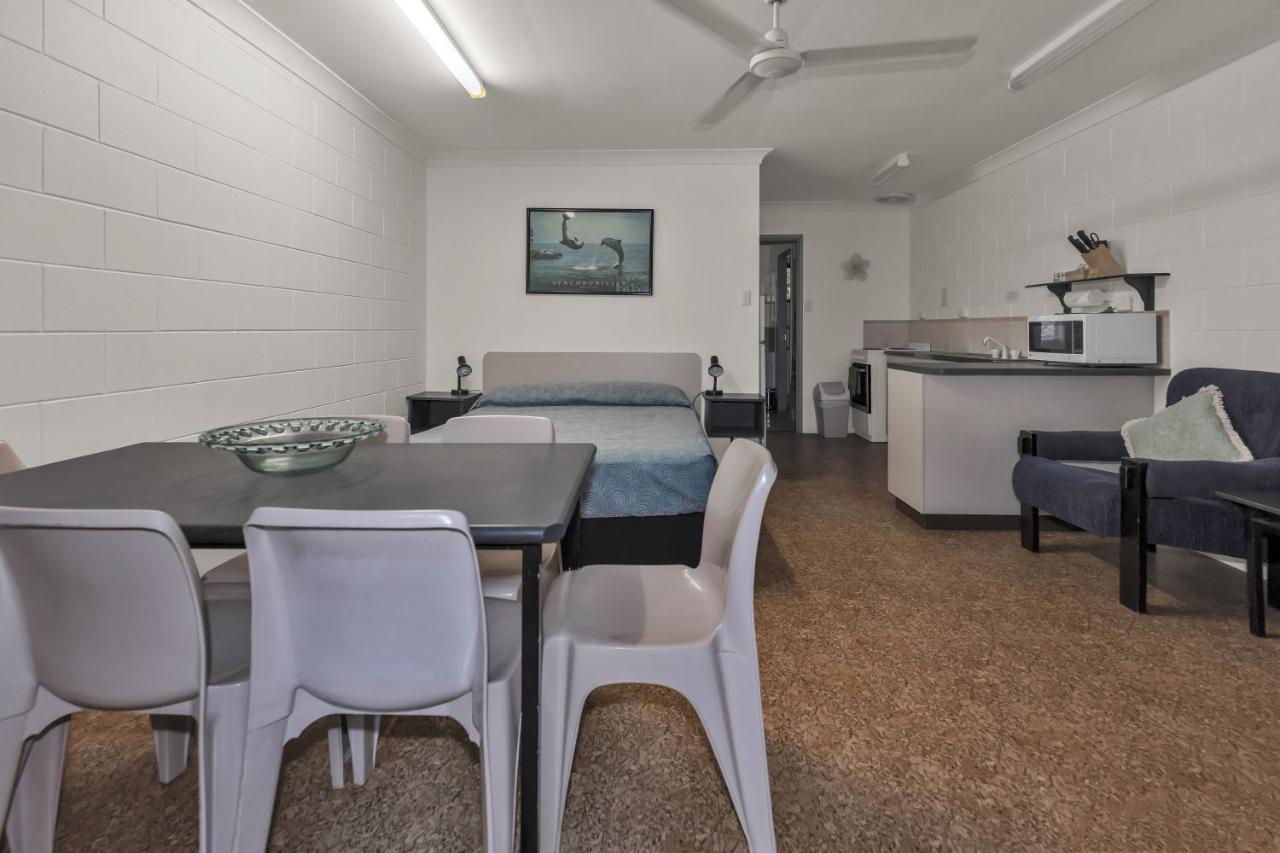 Balgal Beach Units Rollingstone Exterior photo