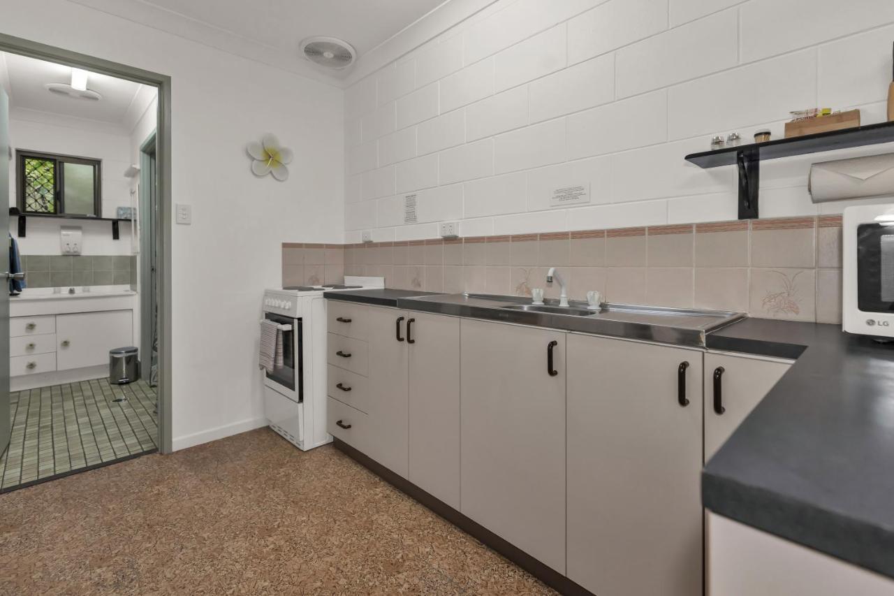 Balgal Beach Units Rollingstone Exterior photo