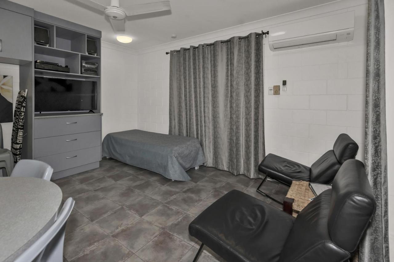 Balgal Beach Units Rollingstone Exterior photo